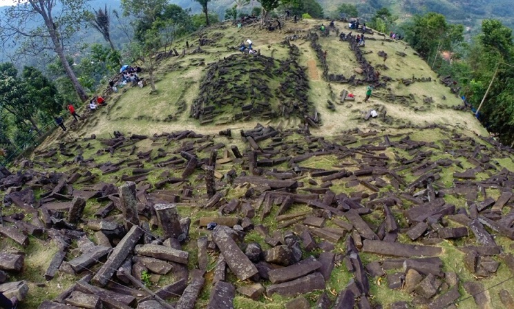 Gunung Padang 2 - kopia.jpg